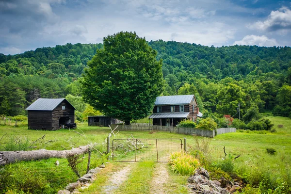 Heimat im ländlichen Shenandoah-Tal der Jungfrau. — Stockfoto