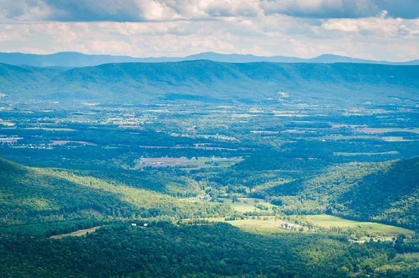 View of the Shenandoah Valley and Appalachian Mountains from the — Stock Photo, Image