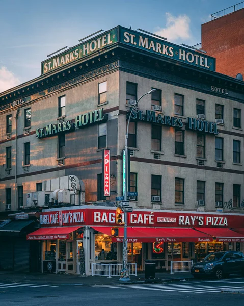 Marks Hotel Rays Pizza East Village Manhattan Nowy Jork — Zdjęcie stockowe