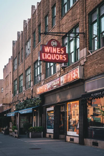 Wine Liquors Sign West Village Manhattan New York City — Stock Photo, Image