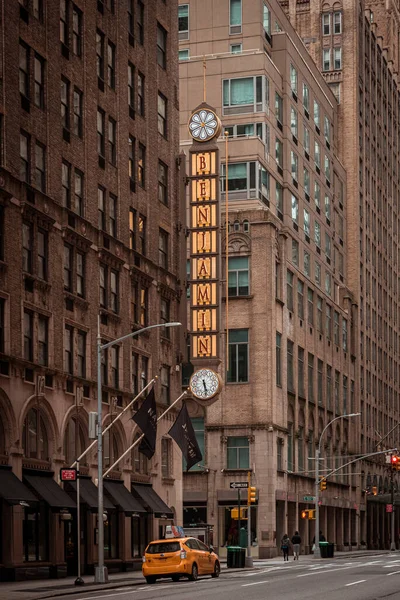 Знак Бенджамина Мидтаун Манхэттен Нью Йорк — стоковое фото