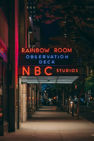 Signo Neón Rainbow Room Rockefeller Center Manhattan Nueva York — Foto de Stock