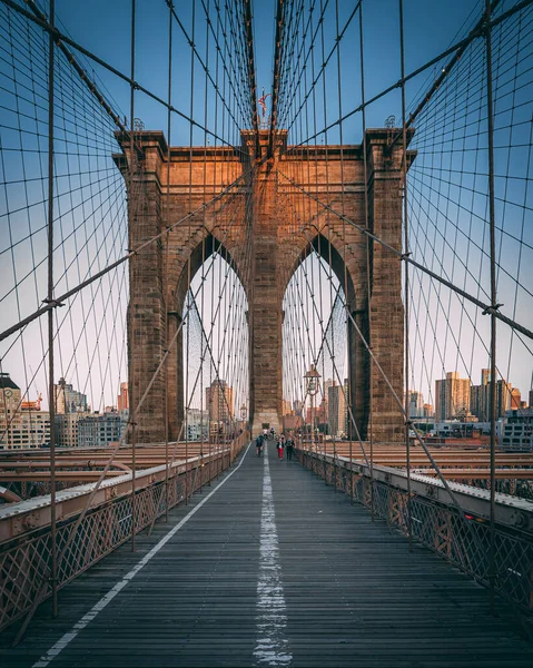 Auf Dem Gehweg Der Brooklyn Bridge New York City — Stockfoto