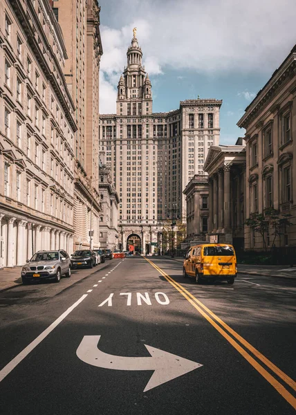ニューヨーク市役所とタクシー マンハッタン — ストック写真