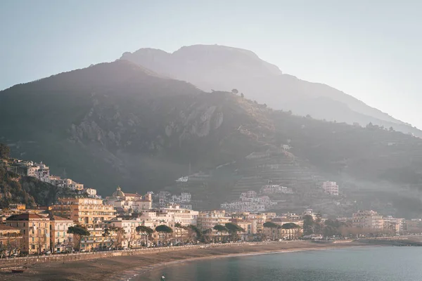 意大利坎帕尼亚Amalfi海岸Maiori周围的山脉和海景 — 图库照片
