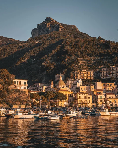 Talya Nın Campania Kentindeki Amalfi Sahili Ndeki Cetara Köyünde Sabah — Stok fotoğraf