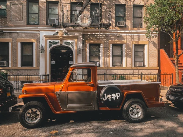 Turuncu Bir Cip Kamyonu Williamsburg Brooklyn New York — Stok fotoğraf