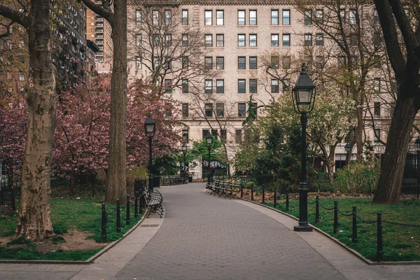 Camino Con Árboles Bancos Washington Square Park Manhattan Nueva York — Foto de Stock