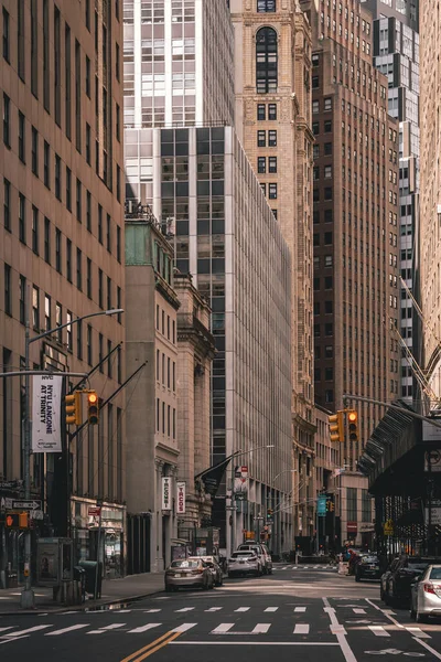 Міська Вулиця Високими Будівлями Фінансовий Район Мангеттен Нью Йорк — стокове фото