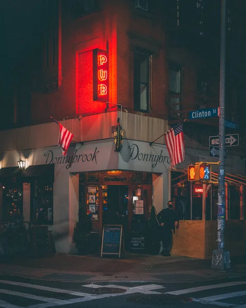 Pub Neon Sign Lower East Side Manhattan New York City — Stock Photo, Image