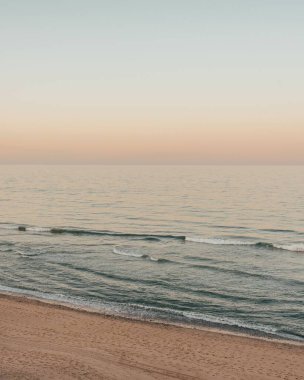 Gün batımında Massachusetts Cape Cod 'da Nauset Light Sahili manzarası