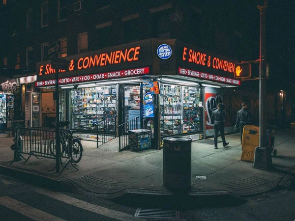 Rohový Kuřácký Obchod Noci East Village Manhattan New York City — Stock fotografie