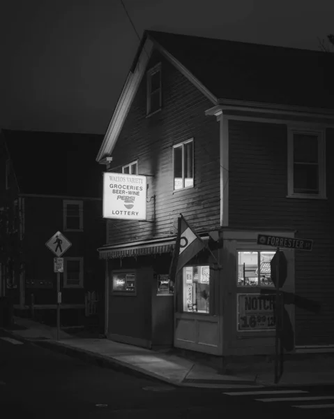 Loja Variedades Walyos Noite Salem Massachusetts — Fotografia de Stock