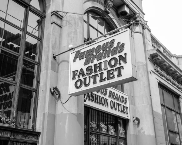 Famous Brands Fashion Outlet Sign Bushwick Brooklyn New York City — Stock Photo, Image