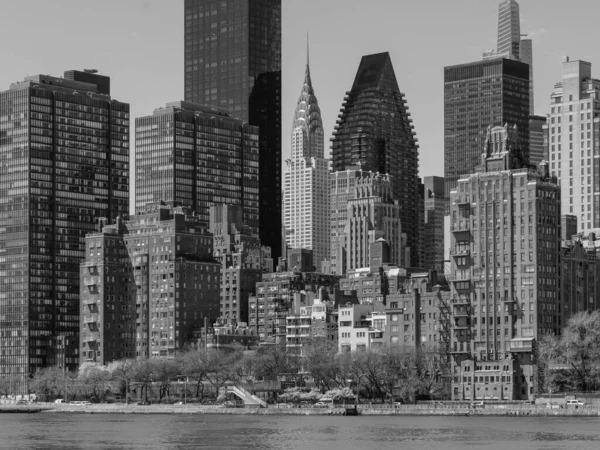 Utsikt Över Manhattan Och East River Från Roosevelt Island New — Stockfoto