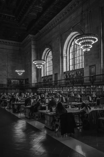 Читальный Зал Публичной Библиотеке Нью Йорка Центре Манхэттена Нью Йорк — стоковое фото