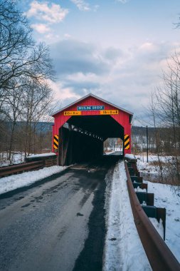 Karla kaplı bir köprü, Bistline Köprüsü, Perry County, Pennsylvania