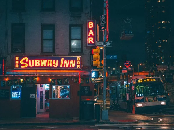 Letreros Neón Del Metro Inn Por Noche Upper East Side — Foto de Stock