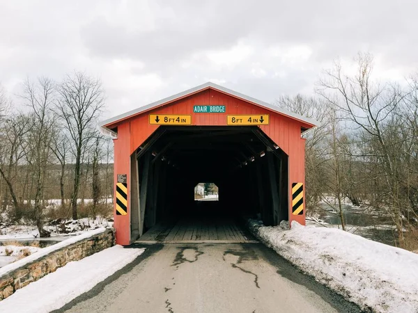 Täckt Bro Med Snö Adair Bridge Perry County Pennsylvania — Stockfoto