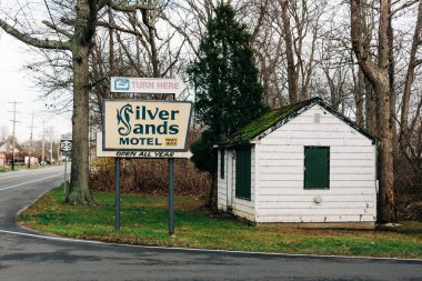 Silver Sands Motel tabelası, Greenport, Long Island, New York 'ta.