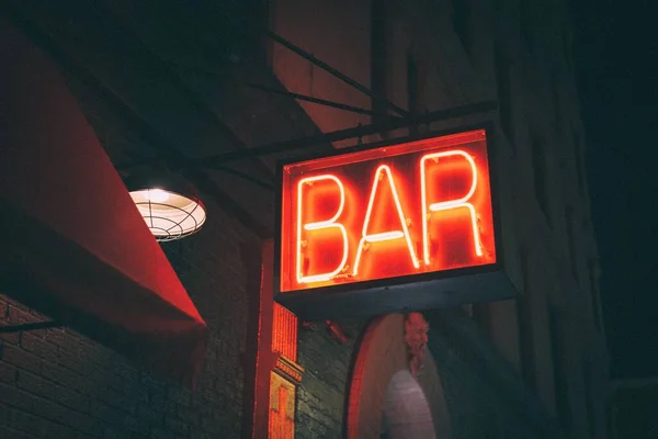 Bar Neon Znak Nocy East Village Manhattan Nowy Jork — Zdjęcie stockowe