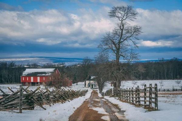 Farmářská Cesta Stodolou Plotem Sněhu Gettysburg Pensylvánie — Stock fotografie