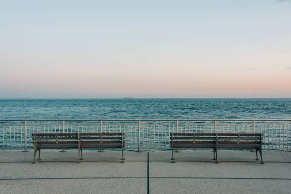 Benches Rockaways Boardwalk View Beach Queens New York City — Stock Photo, Image