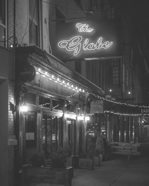 Neonowy Znak Globe Nocy Bar Manhattanie Nowy Jork — Zdjęcie stockowe