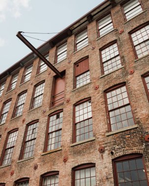 North Adams, Vermont 'taki eski tuğla depo.