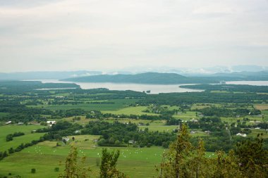 Champlain Gölü manzarası ve Mt. Philo State Park, Vermont 'ta.