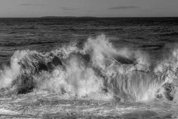 Μεγάλα Κύματα Στον Ατλαντικό Ωκεανό Φαίνεται Από Pemaquid Point Maine — Φωτογραφία Αρχείου