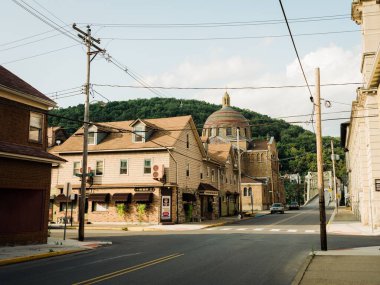 4. Cadde ve St. Marys Katolik Kilisesi, Cambria City Tarihi Bölgesi, Johnstown, Pennsylvania