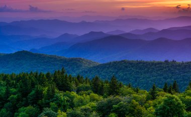 blue ridge parkway tarihinde cowee dağların overlook günbatımı 