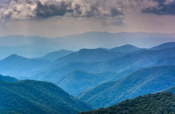 Layers of the Blue Ridge Mountains seen from the Blue Ridge Park — Stock Photo, Image