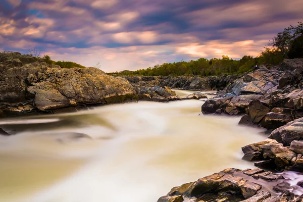 Long exposure of rapids at sunset on the Potomac River at Great — Stock Photo, Image