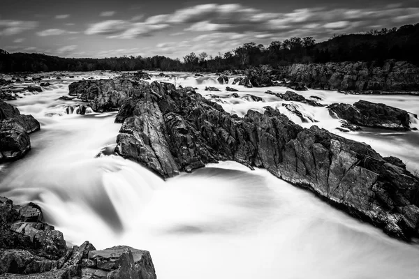 Longue exposition des rapides de la rivière Potomac au parc Great Falls — Photo