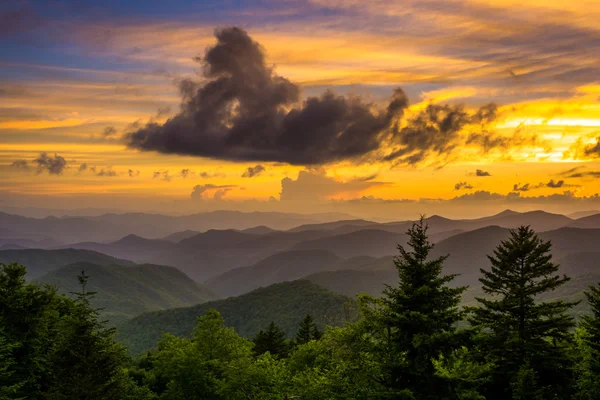 Západ slunce nad Appalačské pohoří z caney vidlice o overlook — Stock fotografie