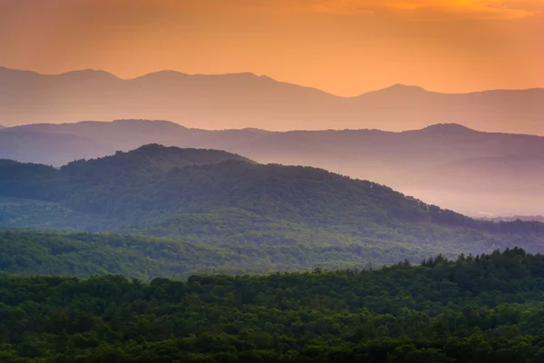 The Appalachian Mountains at sunset, seen from the Blue Ridge Pa — Stock Photo, Image