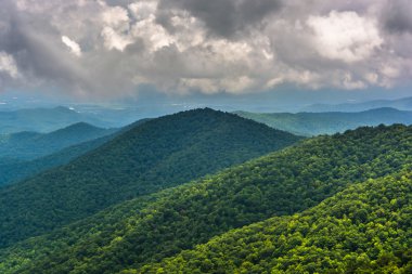 blue ridge parkway Kuzey c Uzak dağlardan görünümünü
