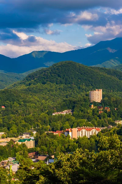 Άποψη του gatlinburg, δει από πρόποδες parkway στην μεγάλη καπνιστή m — Φωτογραφία Αρχείου