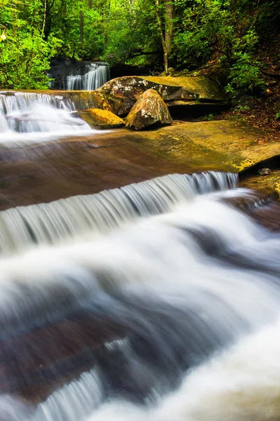 Air terjun dan kaskade di Carrick Creek, di Table Rock State Par — Stok Foto