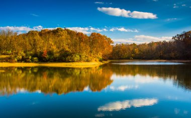 sonbahar renk göl Marburg codorus park, pennsylvania eyalet.. 