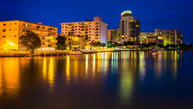 binalar gece, miami beach, florida, Batı kıyısında. 