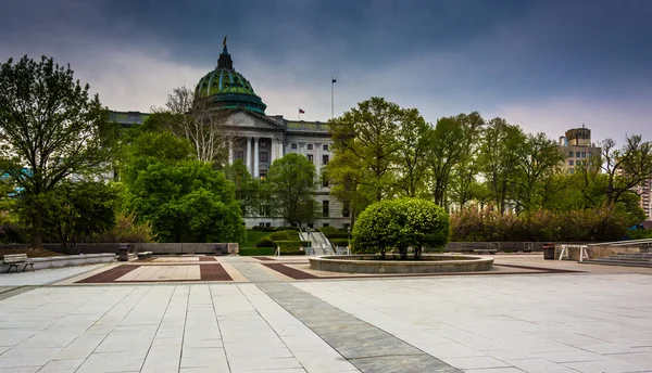 Bir plaza ve harrisburg, pennsylvania state Capitol'de. — Stok fotoğraf