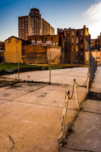 Zona abbandonata e vecchi edifici a Baltimora, Maryland . — Foto Stock