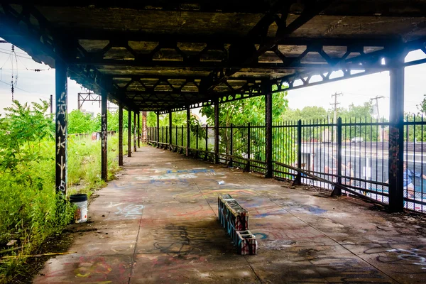 Abandoned building at the Reading Viaduct, in Philadelphia, Penn — Stock Photo, Image