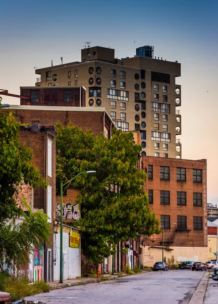 Övergivna byggnader på en gata i baltimore, maryland. — Stockfoto