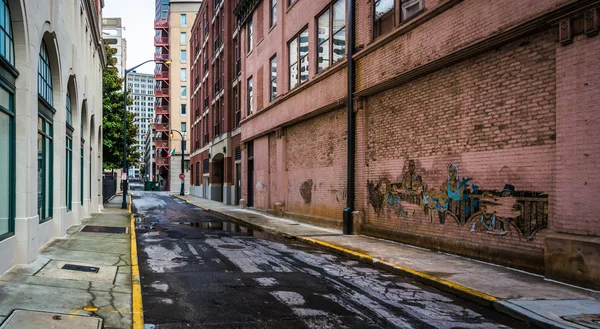 Un callejón en el centro de Atlanta, Georgia . — Foto de Stock