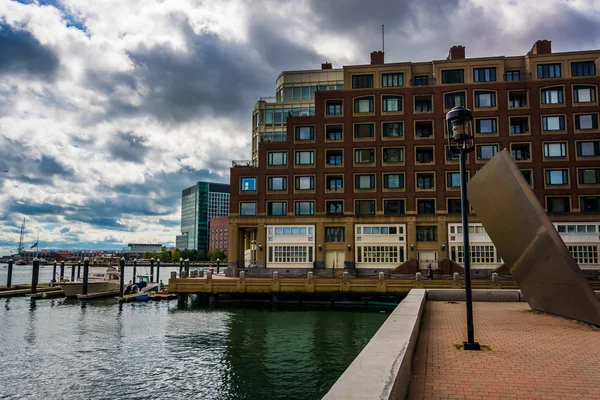 Costruire lungo il lungomare di Boston, Massachusetts . — Foto Stock