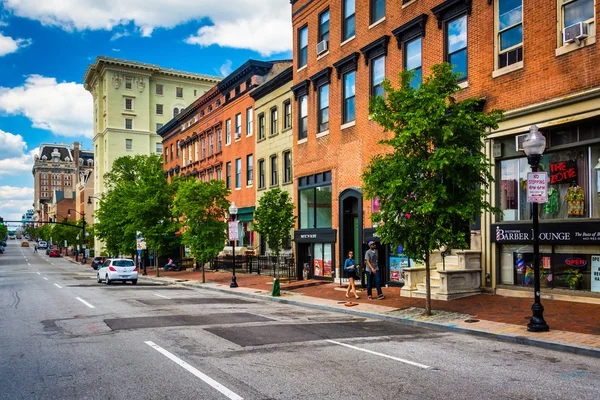 Byggnader längs charles street i baltimore, maryland. — Stockfoto